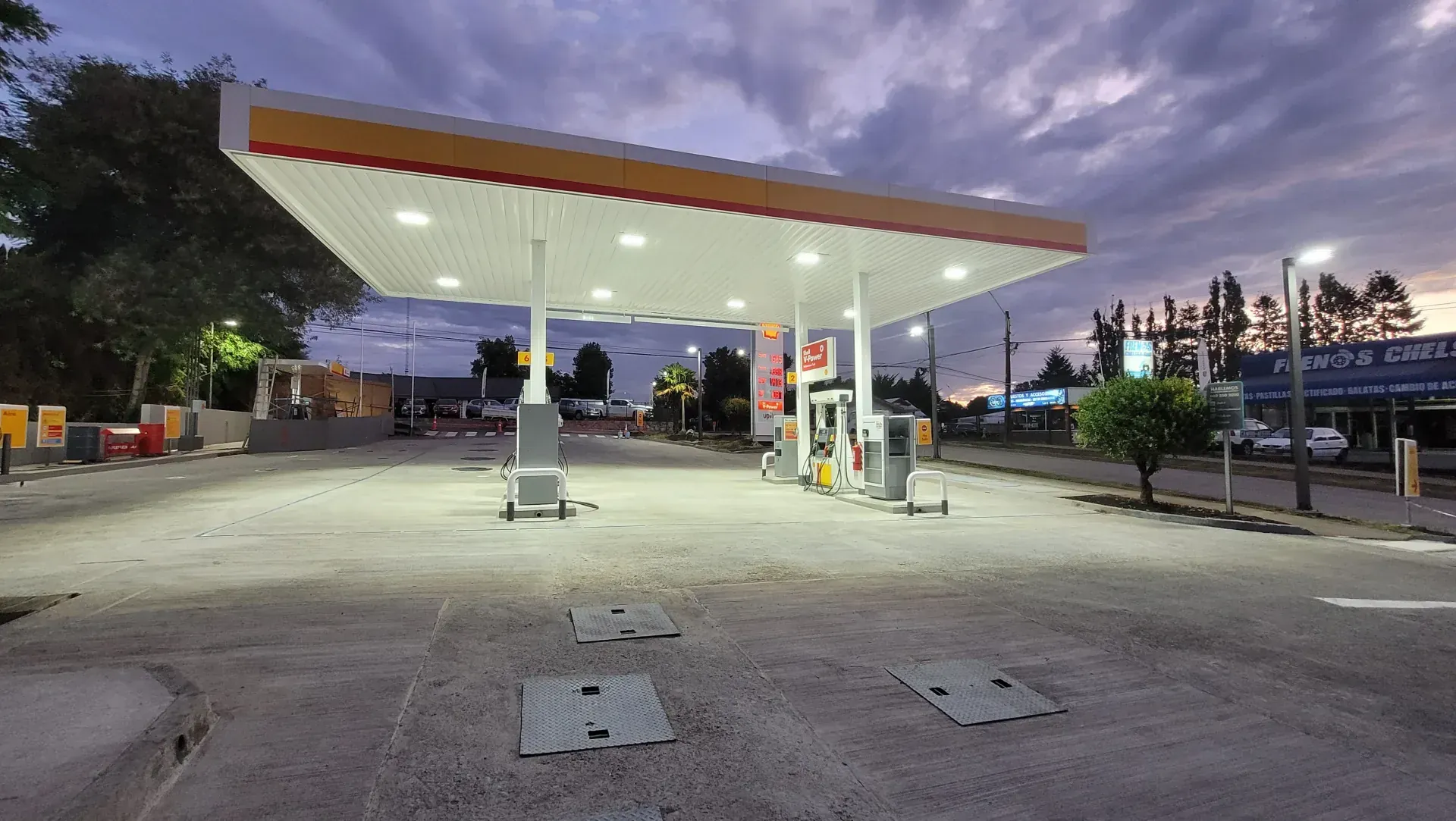 Estación de servicio CTK File 388 Río Bueno ENEX Shell terminada y operativa por Constructora Futuro